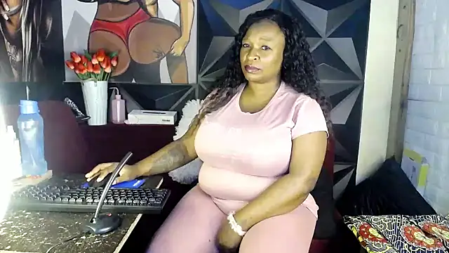 Snapshot of Ebonyfancyface chatting on 05/27/26, 05:42 Ebonyfancyface online show from 05/27/26, 05:42