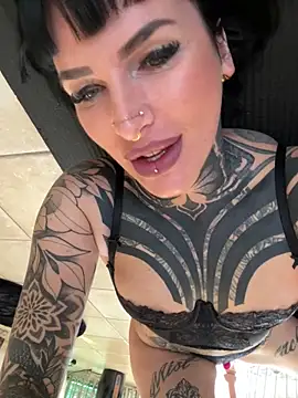 Snapshot of InkedBiitch chatting on 03/12/25, 07:02 InkedBiitch online show from 03/12/25, 07:02
