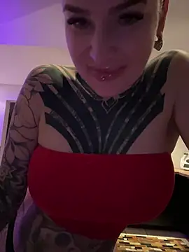 Snapshot of InkedBiitch chatting on 02/10/25, 06:20 InkedBiitch online show from 02/10/25, 06:20