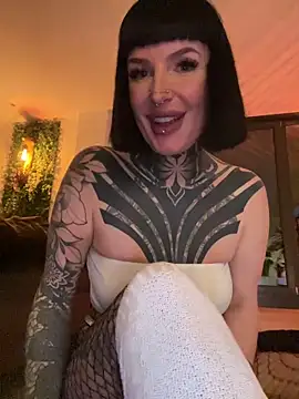 Snapshot of InkedBiitch chatting on 03/01/25, 08:21 InkedBiitch online show from 03/01/25, 08:21