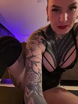 Snapshot of InkedBiitch chatting on 02/09/25, 06:47 InkedBiitch online show from 02/09/25, 06:47