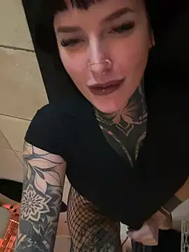 Snapshot of InkedBiitch chatting on 03/15/25, 10:22 InkedBiitch online show from 03/15/25, 10:22