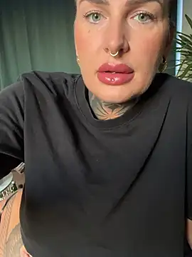 Snapshot of InkedBiitch chatting on 05/09/26, 04:38 InkedBiitch online show from 05/09/26, 04:38