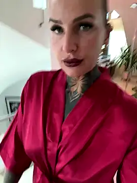 InkedBiitch online show from 10/28/25, 12:37