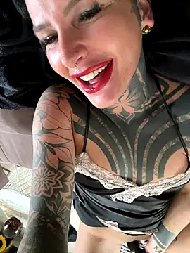 Snapshot of InkedBiitch chatting on 10/12/25, 08:05 InkedBiitch online show from 10/12/25, 08:05