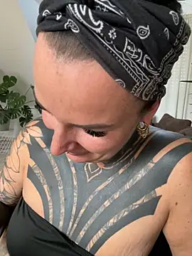 InkedBiitch online show from 11/04/25, 08:40