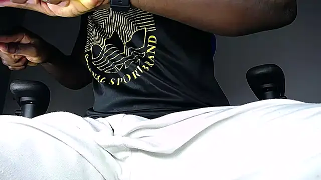 MAXJONES 2 online show from 02/08/26, 03:32