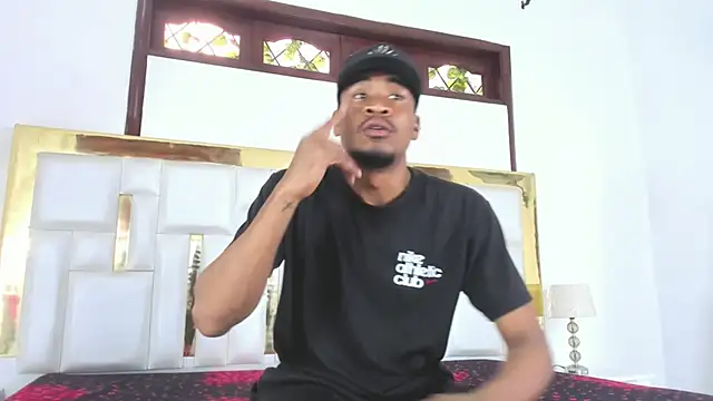 Snapshot of Kylieandjhonny chatting on 02/04/25, 06:17 Kylieandjhonny online show from 02/04/25, 06:17