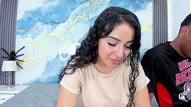 Snapshot of Kylieandjhonny chatting on 10/28/25, 07:46 Kylieandjhonny online show from 10/28/25, 07:46