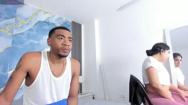 Kylieandjhonny online show from 12/04/25, 08:19