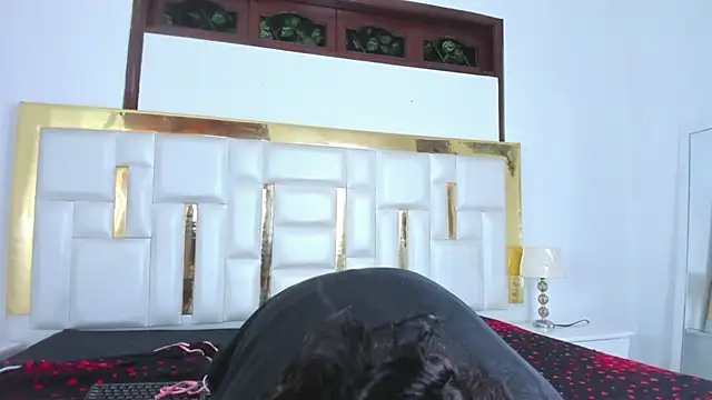 Snapshot of Kylieandjhonny chatting on 02/15/25, 06:23 Kylieandjhonny online show from 02/15/25, 06:23