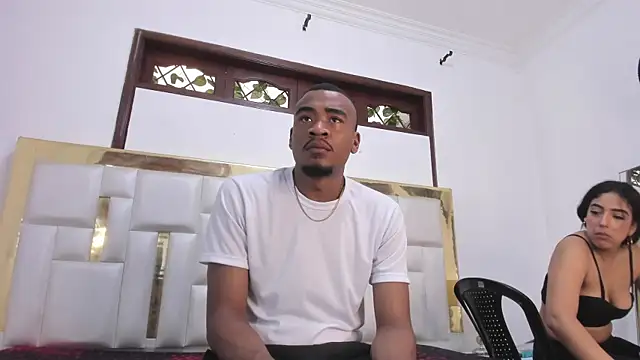 Snapshot of Kylieandjhonny chatting on 01/25/25, 06:24 Kylieandjhonny online show from 01/25/25, 06:24