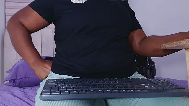  ebony-queen  online show from 02/10/26, 03:05