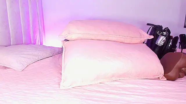  ebony-queen  online show from 05/15/26, 03:04