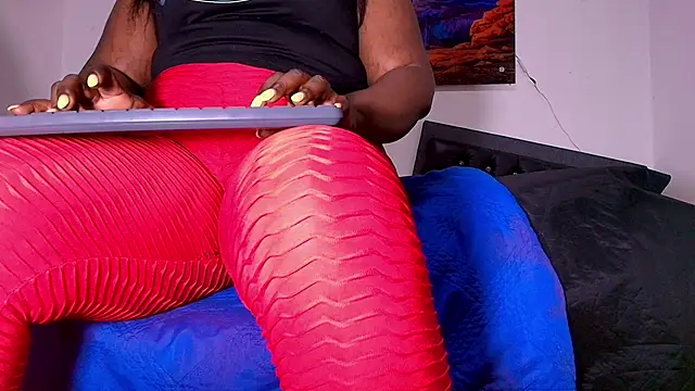  ebony-queen  online show from 10/07/25, 11:55