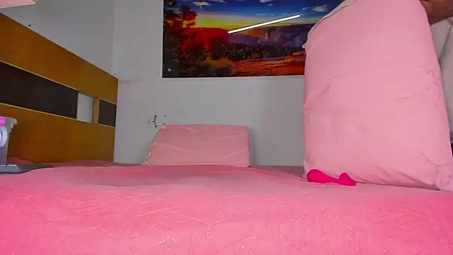  ebony-queen  online show from 03/20/25, 12:00