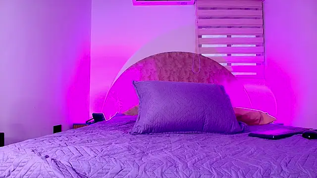  ebony-queen  online show from 11/22/25, 12:04