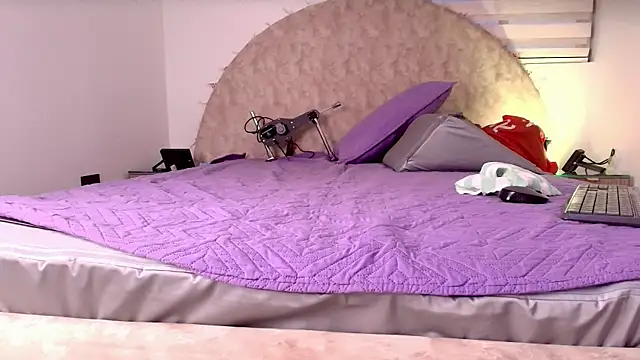  ebony-queen  online show from 01/09/26, 12:01