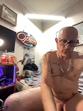 Snapshot of WhiteChocalate_69 chatting on 03/22/25, 02:14 WhiteChocalate 69 online show from 03/22/25, 02:14