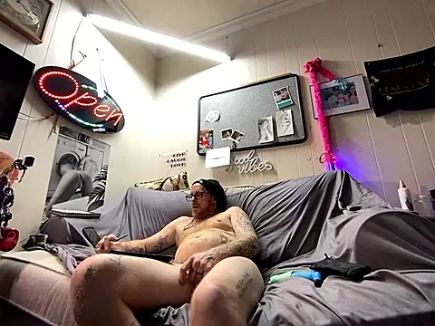 Snapshot of WhiteChocalate_69 chatting on 03/22/25, 05:20 WhiteChocalate 69 online show from 03/22/25, 05:20