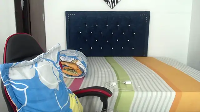 Snapshot of QueenSquirt_ chatting on 03/07/26, 07:52 QueenSquirt online show from 03/07/26, 07:52