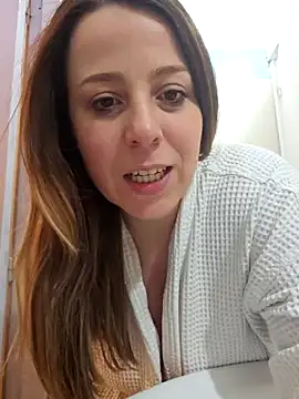 Snapshot of Emma96_hot chatting on 03/06/25, 11:36 Emma96 hot online show from 03/06/25, 11:36