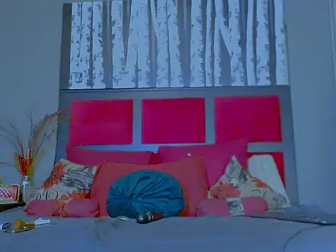 MissParis26 online show from 10/12/25, 09:16