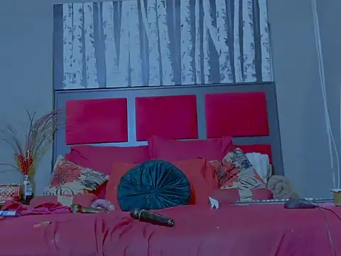 MissParis26 online show from 10/16/25, 09:56