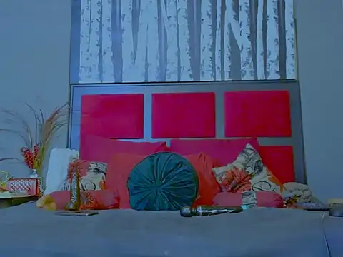 MissParis26 online show from 10/21/25, 09:25