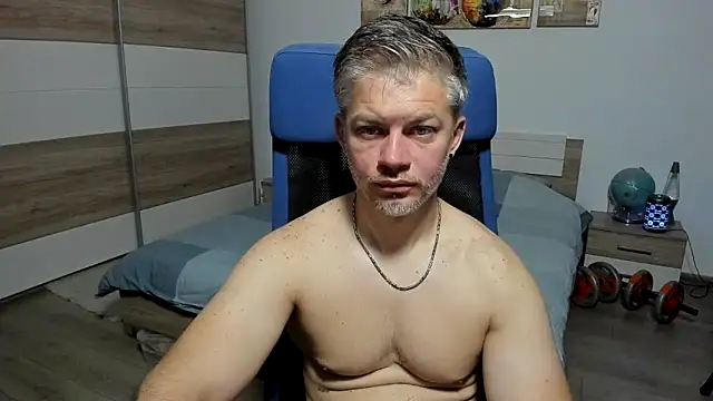Snapshot of RobbyShawz chatting on 06/17/26, 04:23 RobbyShawz online show from 06/17/26, 04:23