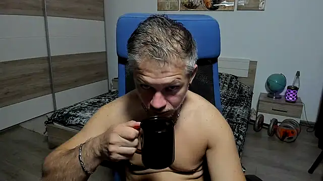 Snapshot of RobbyShawz chatting on 07/14/26, 04:06 RobbyShawz online show from 07/14/26, 04:06
