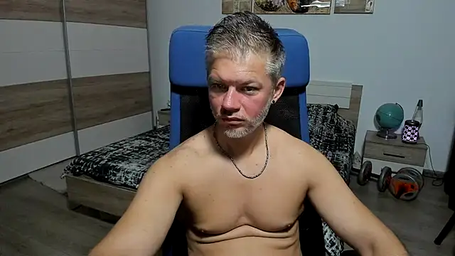 Snapshot of RobbyShawz chatting on 07/15/26, 04:52 RobbyShawz online show from 07/15/26, 04:52