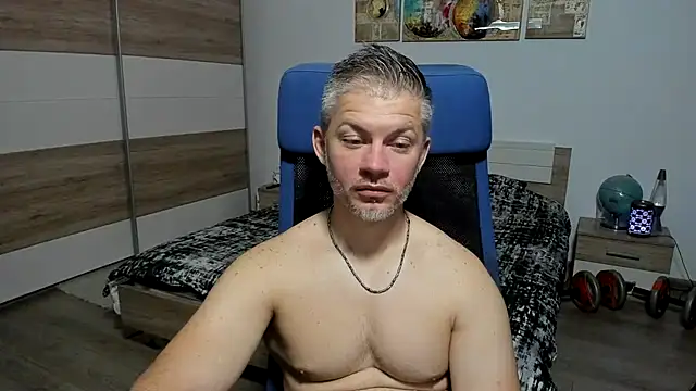 Snapshot of RobbyShawz chatting on 06/23/26, 04:10 RobbyShawz online show from 06/23/26, 04:10