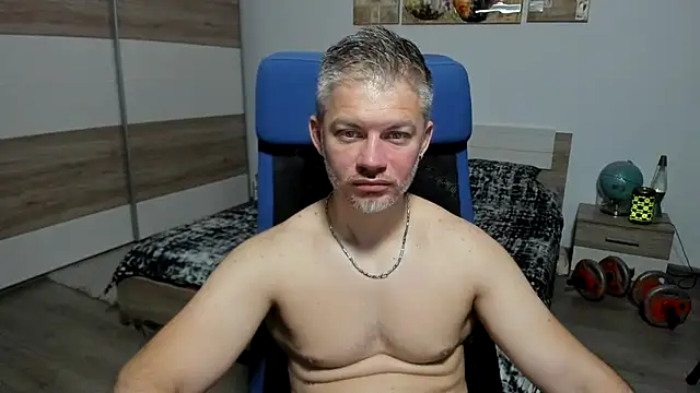 Snapshot of RobbyShawz chatting on 06/19/26, 04:07 RobbyShawz online show from 06/19/26, 04:07