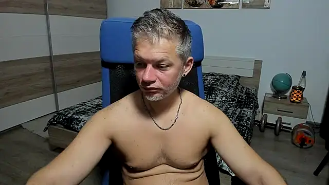 Snapshot of RobbyShawz chatting on 07/10/26, 04:23 RobbyShawz online show from 07/10/26, 04:23