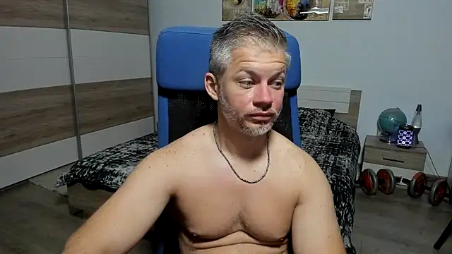 Snapshot of RobbyShawz chatting on 06/30/26, 04:23 RobbyShawz online show from 06/30/26, 04:23