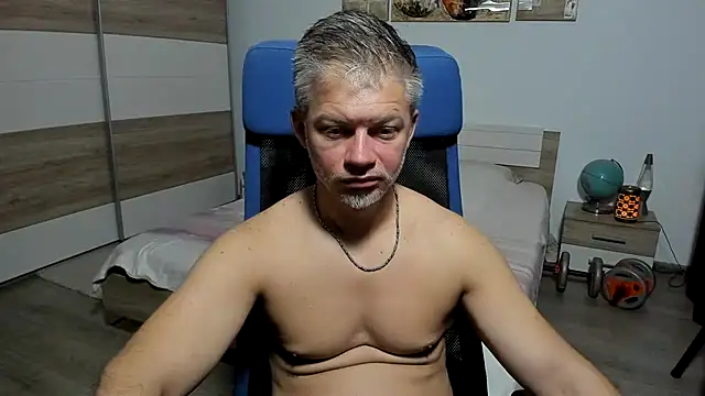Snapshot of RobbyShawz chatting on 07/16/26, 04:31 RobbyShawz online show from 07/16/26, 04:31