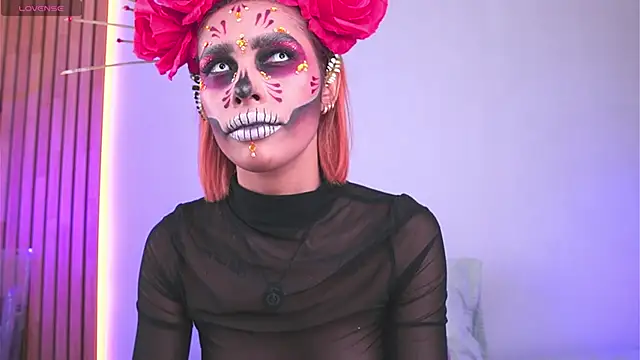 mia-reeves online show from 10/31/25, 08:49