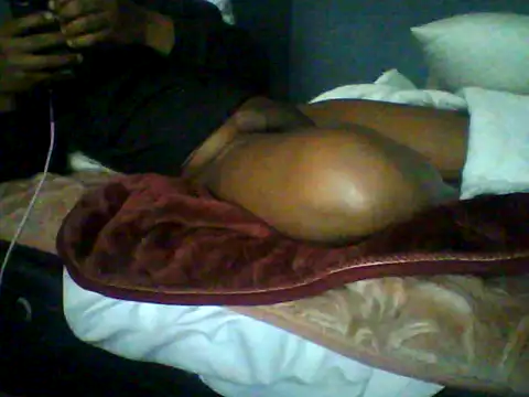 Snapshot of TitularAdaption chatting on 11/16/25, 09:14 TitularAdaption online show from 11/16/25, 09:14