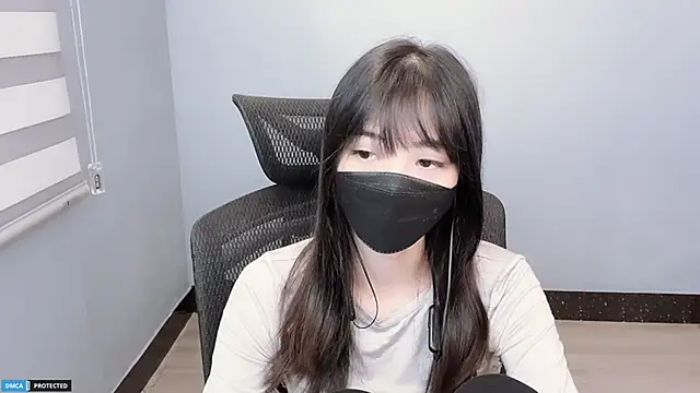 Ayase momo online show from 12/08/24, 09:30