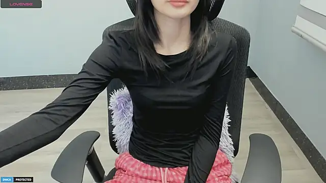 Ayase momo online show from 03/21/25, 10:50