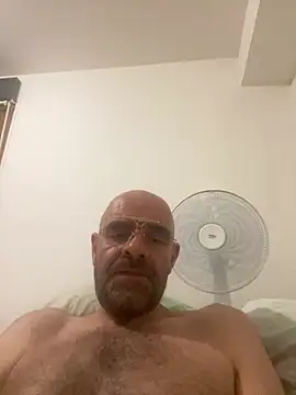 Snapshot of slim1976006 chatting on 07/13/26, 01:16 slim1976006 online show from 07/13/26, 01:16