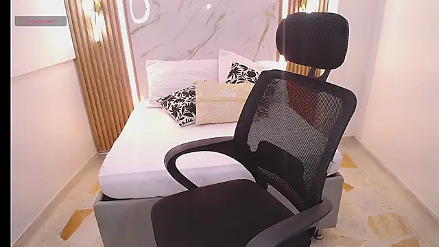 Anthonela love  online show from 04/01/26, 07:33