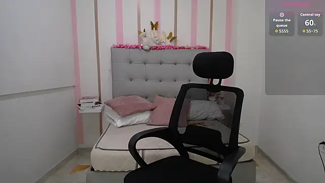 Anthonela love  online show from 10/29/25, 07:02