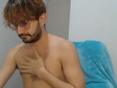 Snapshot of peterannaud chatting on 10/01/25, 11:36 peterannaud online show from 10/01/25, 11:36