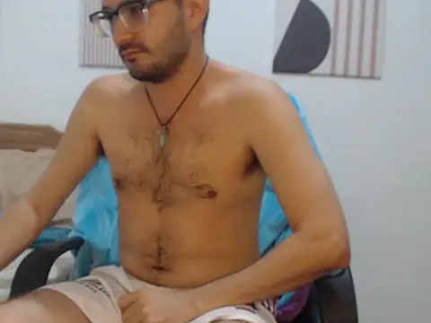 Snapshot of peterannaud chatting on 11/17/25, 12:20 peterannaud online show from 11/17/25, 12:20