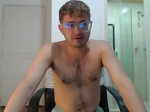 Snapshot of peterannaud chatting on 02/05/25, 10:22 peterannaud online show from 02/05/25, 10:22