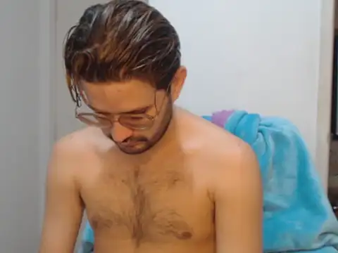 Snapshot of peterannaud chatting on 09/28/25, 01:29 peterannaud online show from 09/28/25, 01:29