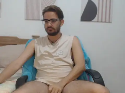 Snapshot of peterannaud chatting on 11/15/25, 11:14 peterannaud online show from 11/15/25, 11:14