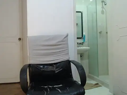 Snapshot of peterannaud chatting on 02/04/25, 11:16 peterannaud online show from 02/04/25, 11:16